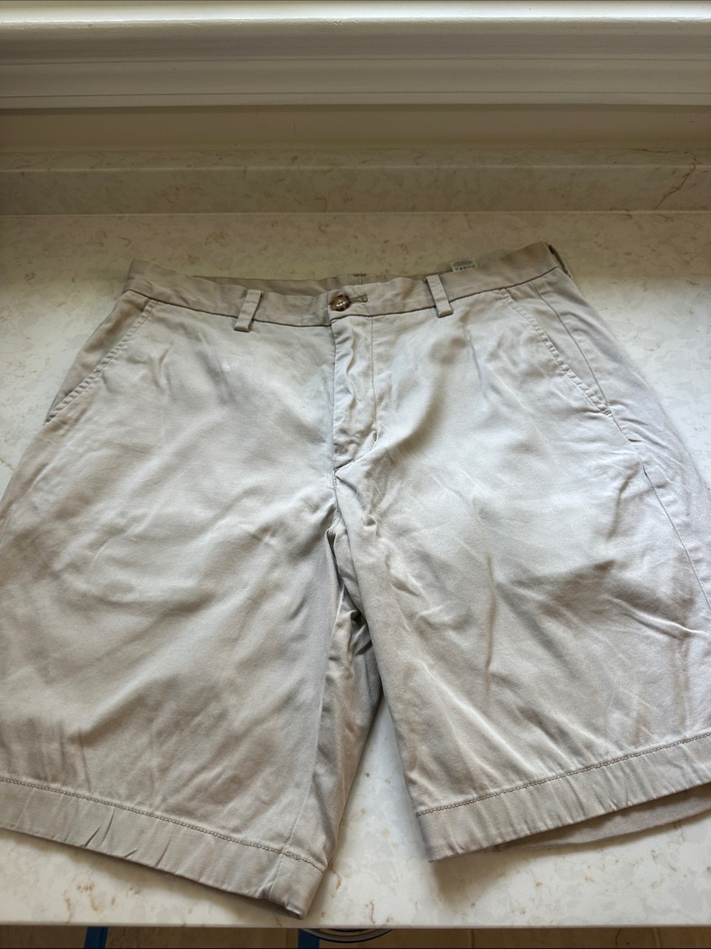 Vineyard Vines Men’s Flat Front Shorts - Light Khaki